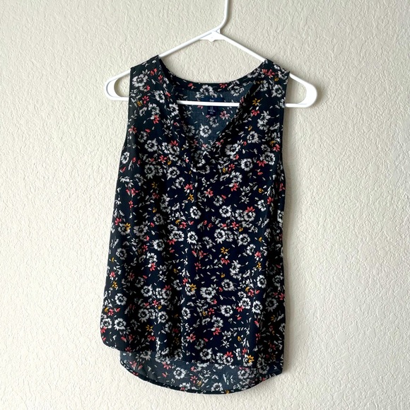 Gap Flowy Sleeveless Top - Picture 2 of 5